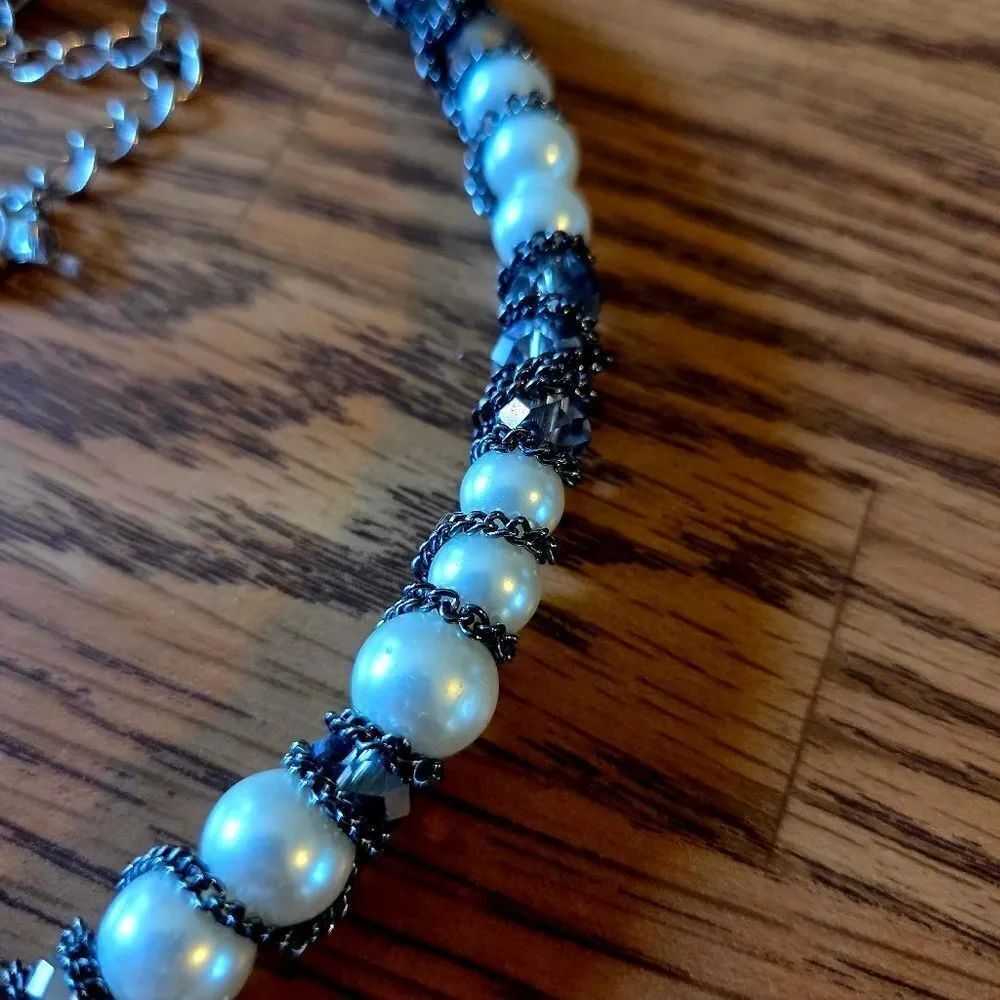 VERA WANG Pearl, Crystal, And Gunmetal Black Wrapped Chain Choker Necklace - Picture 2 of 10
